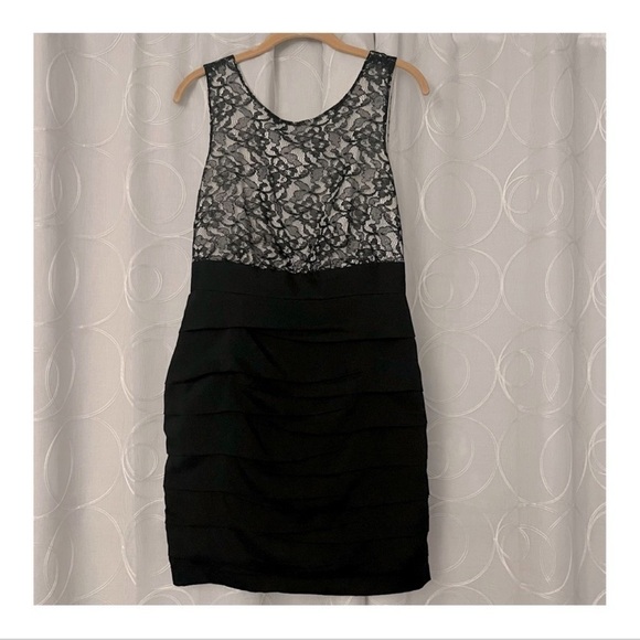 🤍 Express Satin and Lace Dress || Size 6 - Picture 1 of 6